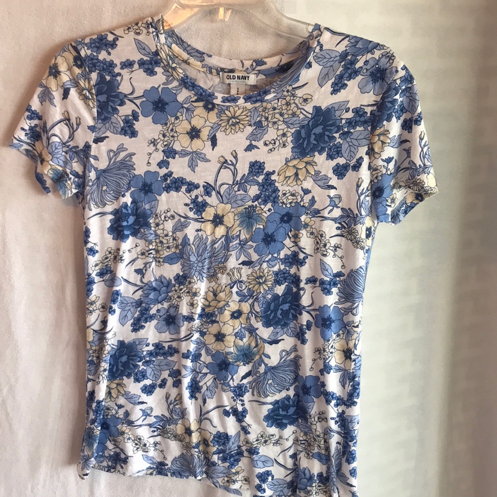 Floral blue and white old navy t Shirt